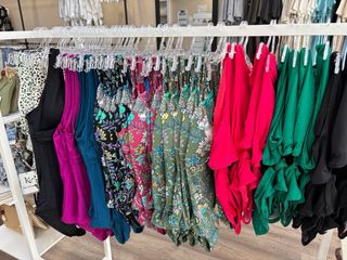 RESTOS DE TIENDA BAÑADORES / BIKINIS 