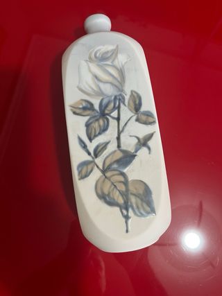 Jarrón o botella porcelana Guisasola Asturias. 