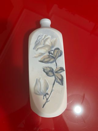 Jarrón o botella porcelana Guisasola Asturias. 