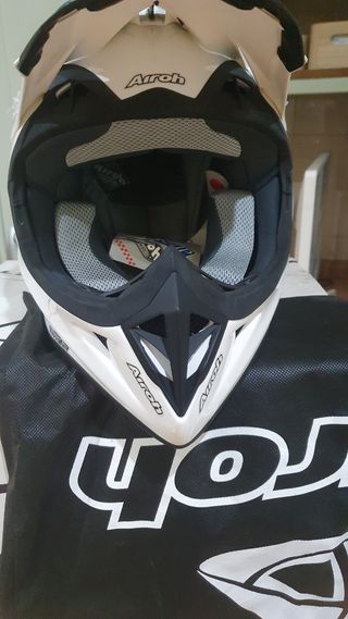 Casco Motocross Airoh blanco