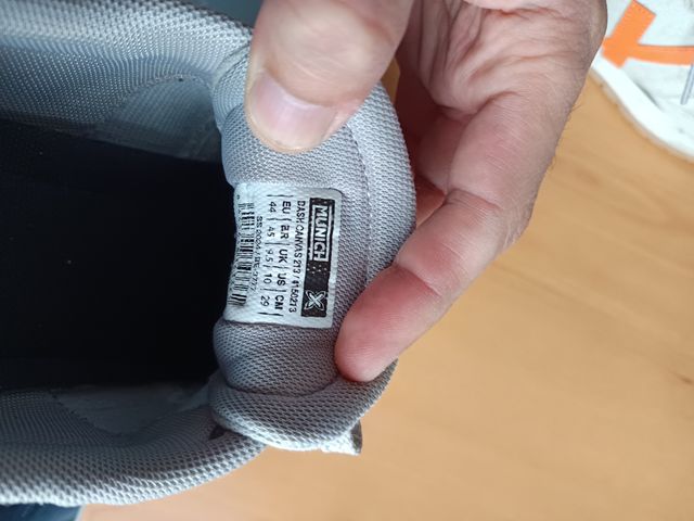 Zapatillas Munich grises y naranjas talla 44