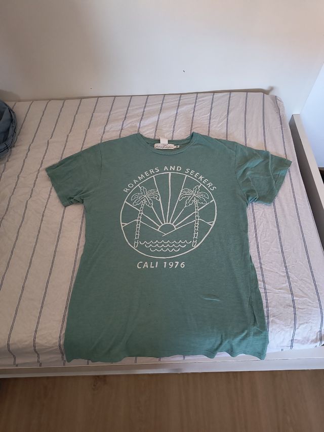 Camiseta H&M verde Roamers&Seekers