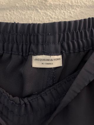 Shorts satén azul marino con encaje