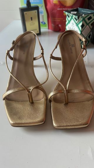 Sandalias Gloria Ortiz doradas