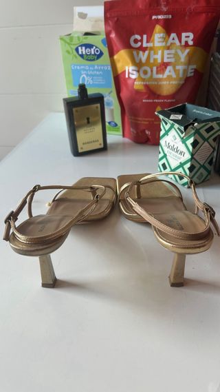 Sandalias Gloria Ortiz doradas