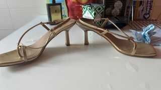 Sandalias Gloria Ortiz doradas