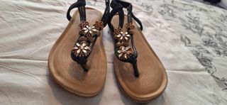 Sandalias negras y marrones, talla 38