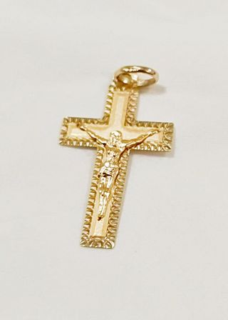 Crucifijo oro 18k - Relicario