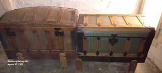 2 bauli antichi - legno e metallo