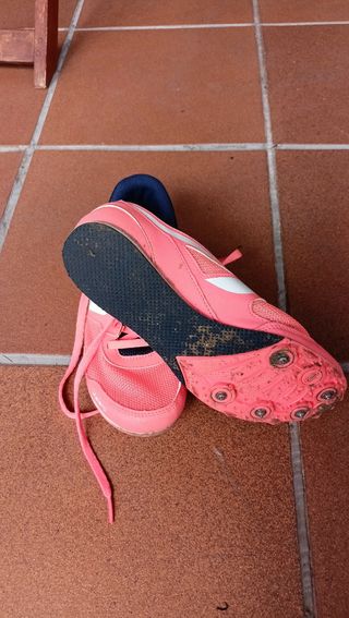 Zapatillas clavos varias tallas