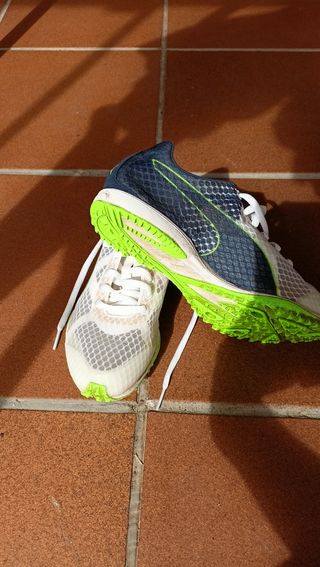 Zapatillas clavos varias tallas