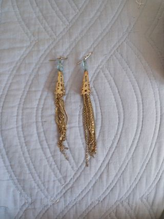 Pendientes largos dorados con azul