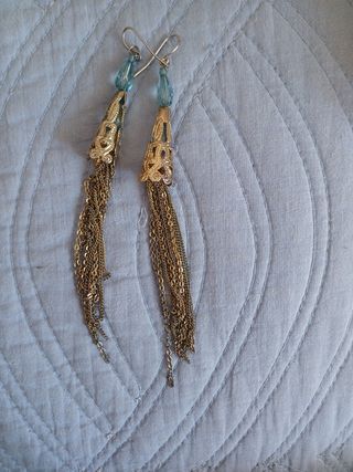 Pendientes largos dorados con azul