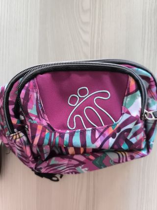 Riñonera estampada multicolor