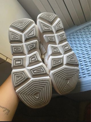 Zapatillas beige deportivas