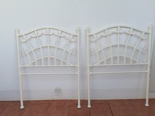 Cabeceros forja 90cm blancos
Los dos por 50 euros 