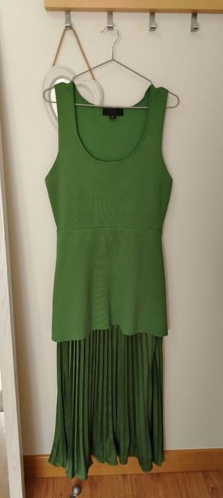 Vestido midi verde plisado