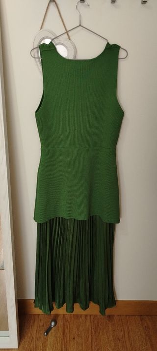 Vestido midi verde plisado