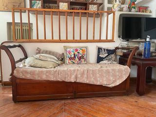 Canapé antiguo de madera