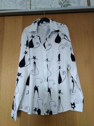 Camisa Gatos Blanco-Negro nueva
