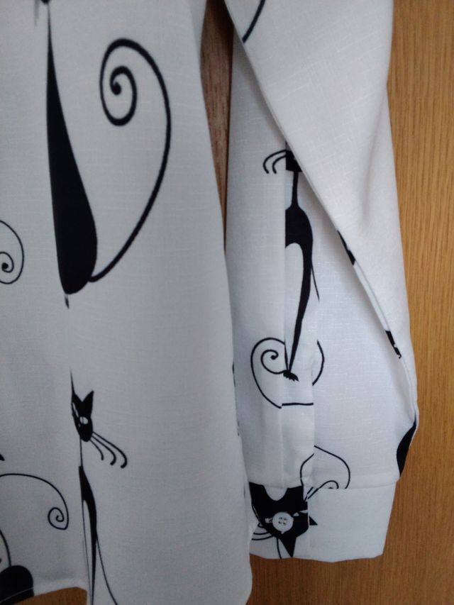Camisa Gatos Blanco-Negro nueva