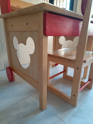 ESCRITORIO INFANTIL MICKEY CON SILLA