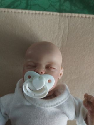 Bebé Reborn Mini: Muñeco realista