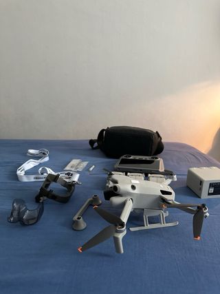 DJI Mini 4 Pro Fly More Combo - Bianco Grigio
