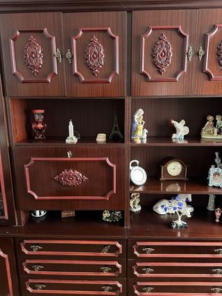 Mueble antiguo de madera y cristal
ESCUCHO OFERTAS