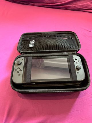 Nintendo Switch + 2 accessori