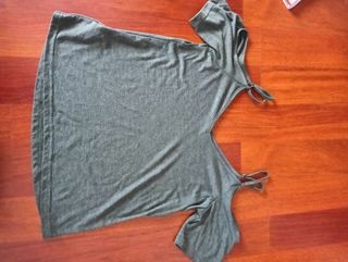 Blusa verde oliva - hombros descubiertos