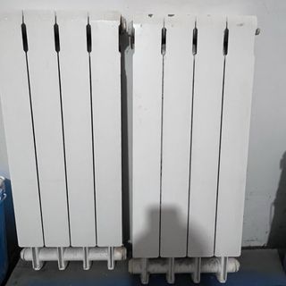 2 Termosifoni Bianchi in Metallo