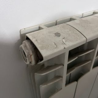 2 Termosifoni Bianchi in Metallo