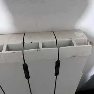 2 Termosifoni Bianchi in Metallo