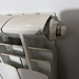 2 Termosifoni Bianchi in Metallo