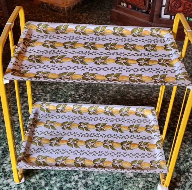 Carrito camarera vintage amarillo