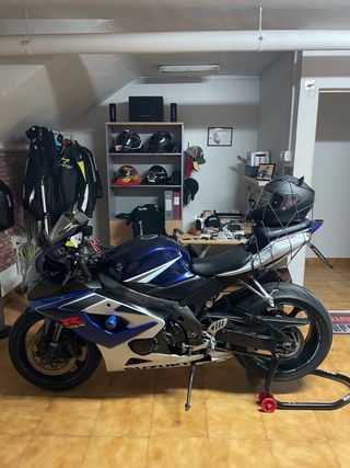 Suzuki GSX-R 1000 K6

#suzuki #gsxr #gsxr1000