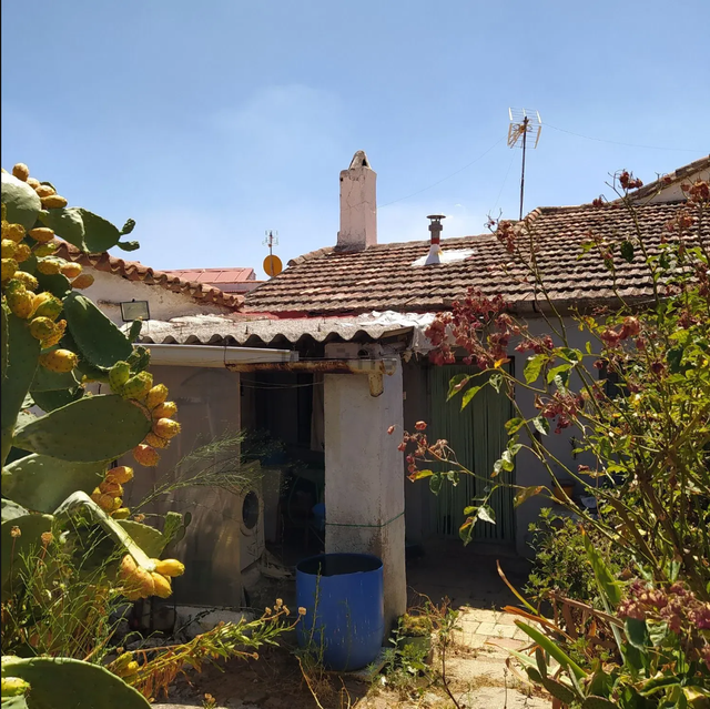 REF 25080- ENCANTADORA CASA DE PUEBLO