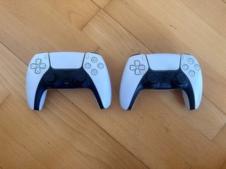 PS5 + 2 controller + 6 giochi | Cuffie gratuite