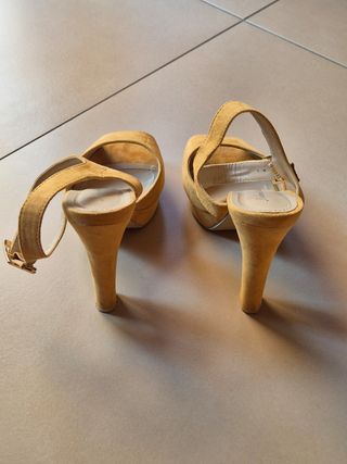 Sandali gialli Mannika - tacco alto