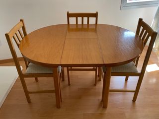 Mesa oval extensible + 4 sillas