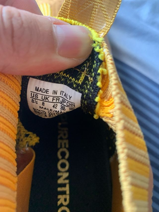 Botas fútbol Adidas doradas