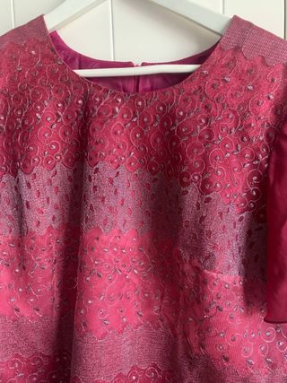 Blusa roja bordada