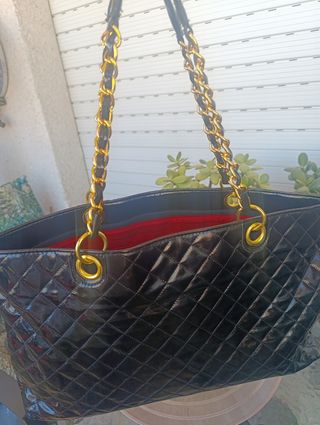 Bolso charol negro-dorado