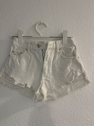 Shorts vaqueros blancos rotos
