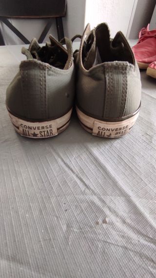 Zapatos Converse y Natural World - usados