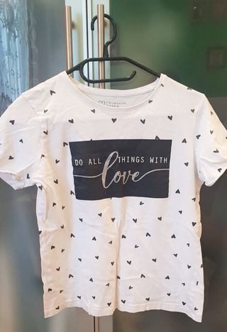 Camiseta Primark niña - corazones
