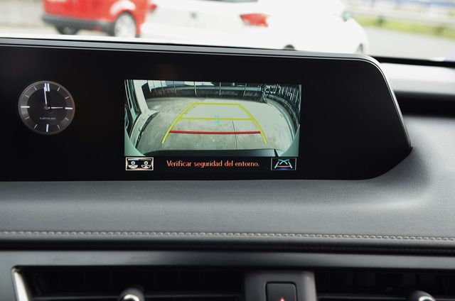 Lexus UX F-Sport Hibrido-Navegacion-Full Led-Camar