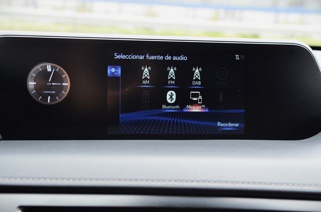 Lexus UX F-Sport Hibrido-Navegacion-Full Led-Camar