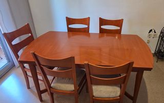 Mesa comedor madera 5 sillas extensible..